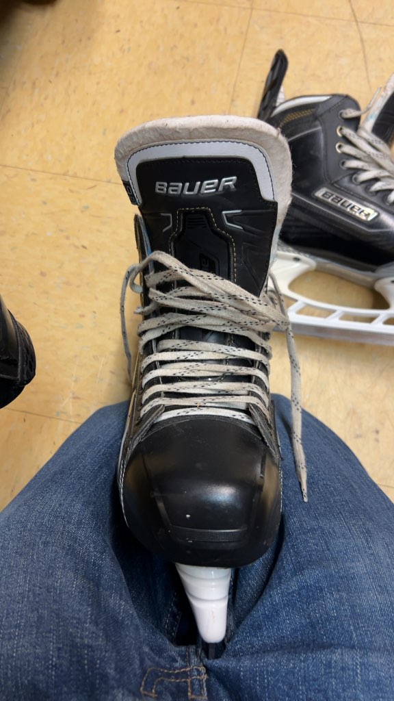 Bauer Vapor Matrix Hockey Skates Size 9