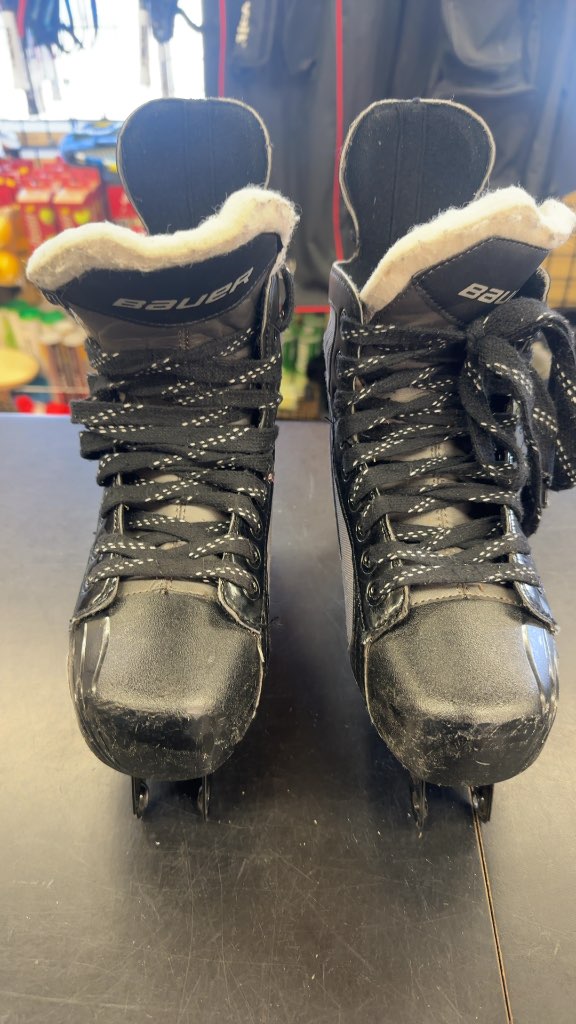 Bauer Vapor XR Dart Inline Skates - Size 5
Chassis-no wheels, bolts or bearings