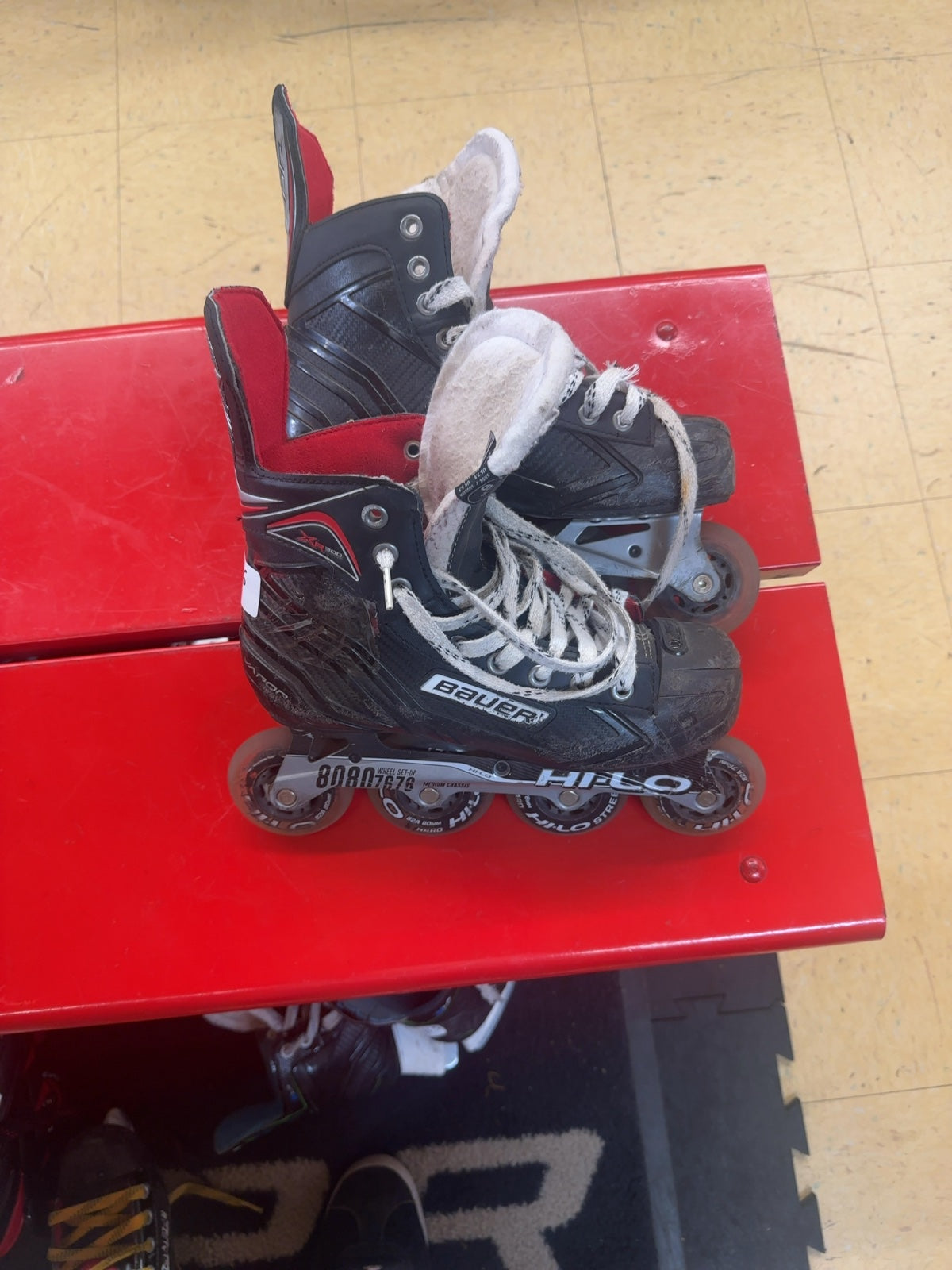 Bauer Vapor XR300 Inline Roller Hockey Skates - Size 6