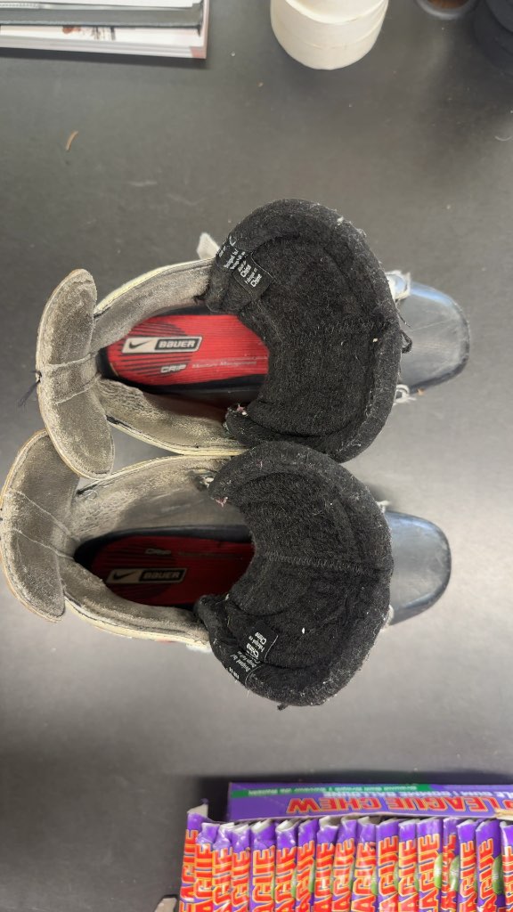 Bauer Vapor XXV Hockey Skates Used Size 8.5