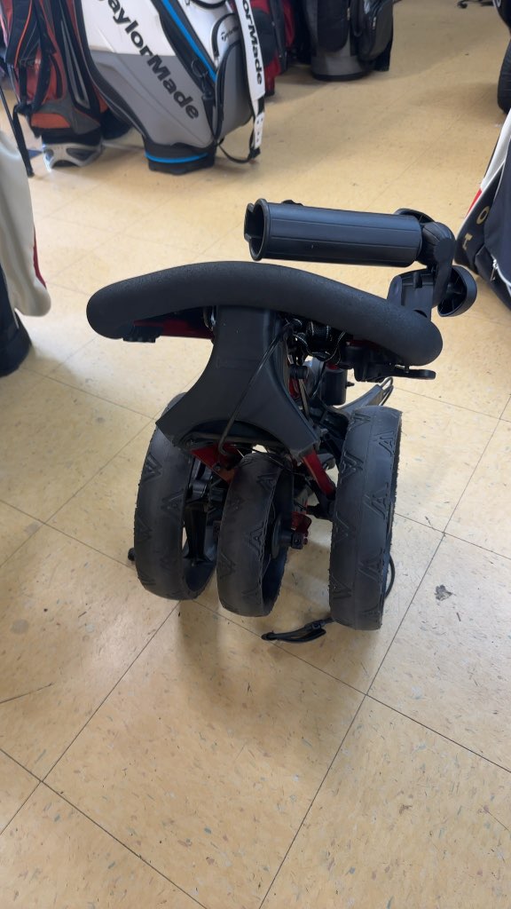 Big Max IQ 3-Wheel Foldable Golf Push Cart Red/Black Good Condition