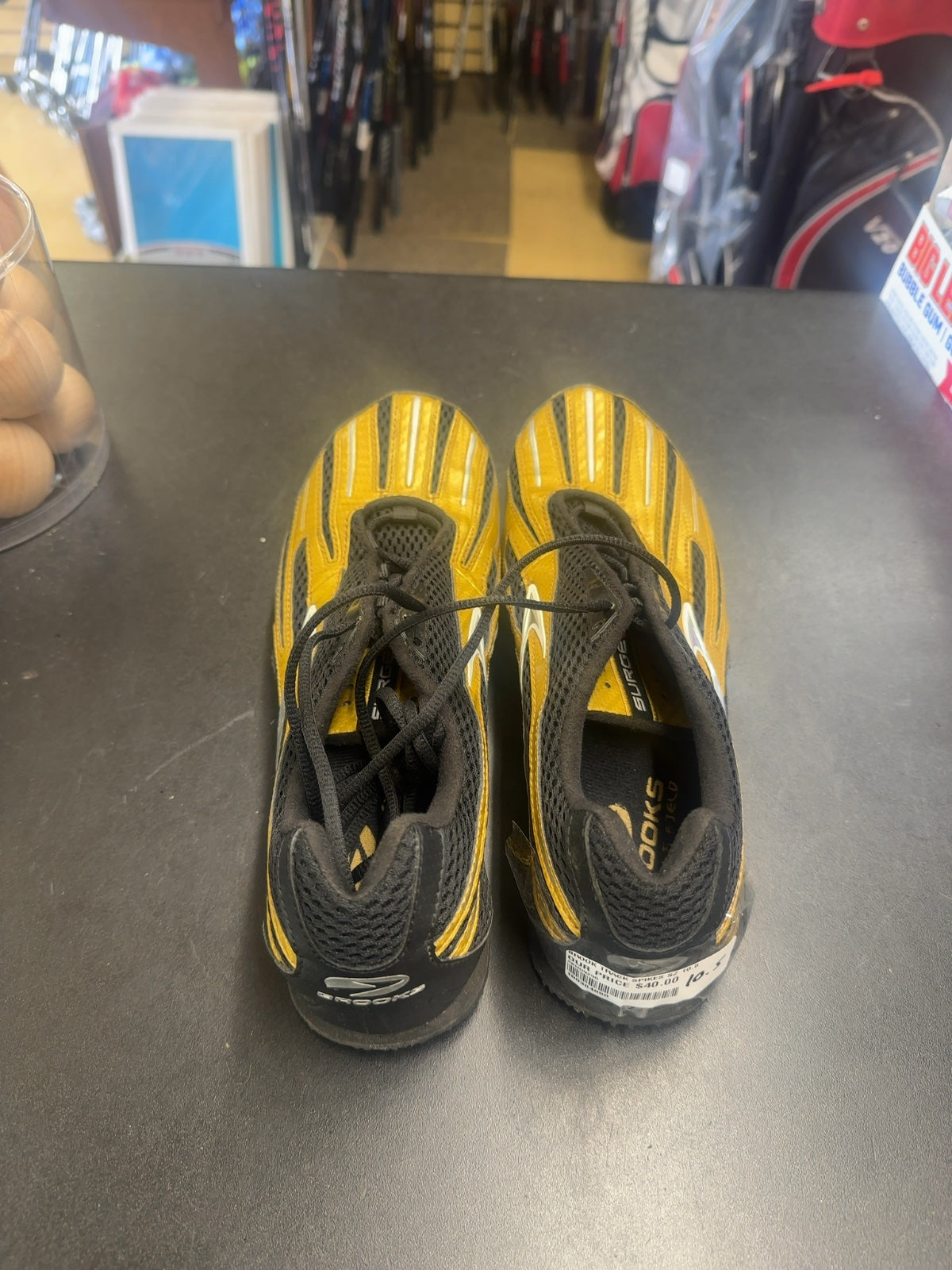 Brooks Surge Track Spikes - Size 10.5