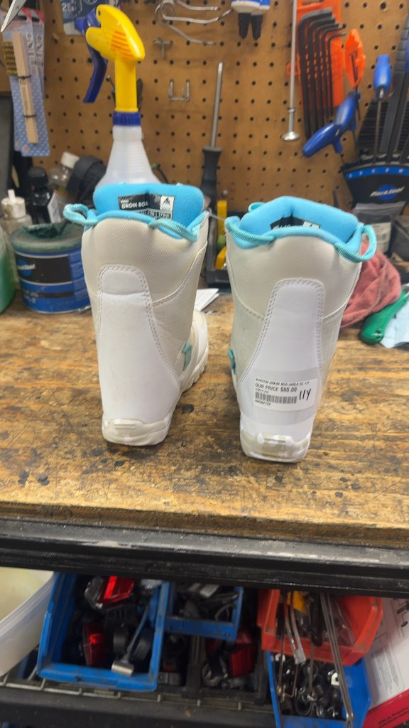 Burton Snowboard Boots Grom BOA Girls Used Size 11Y