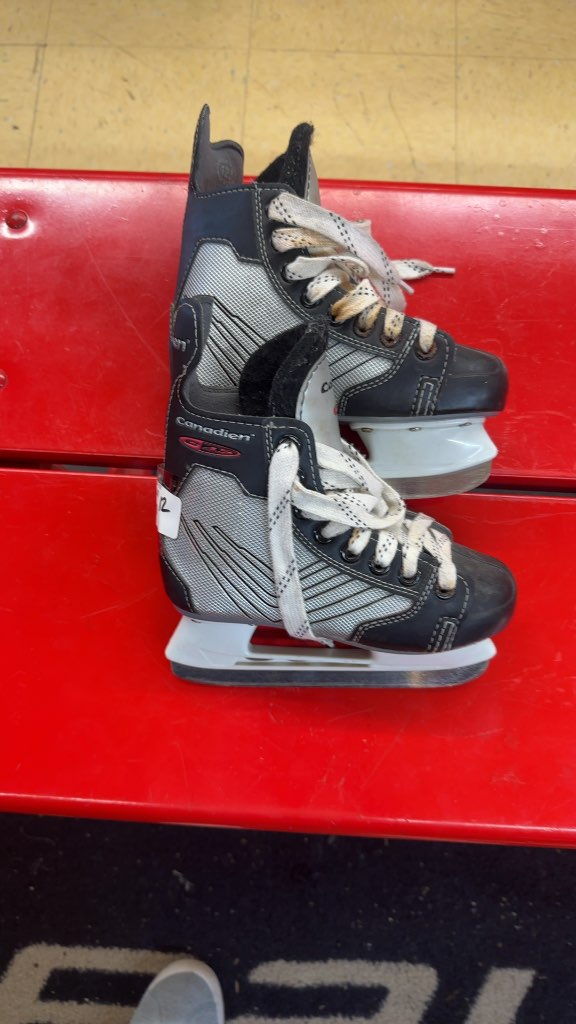 Canadien Ice Hockey Skates Used Size 12