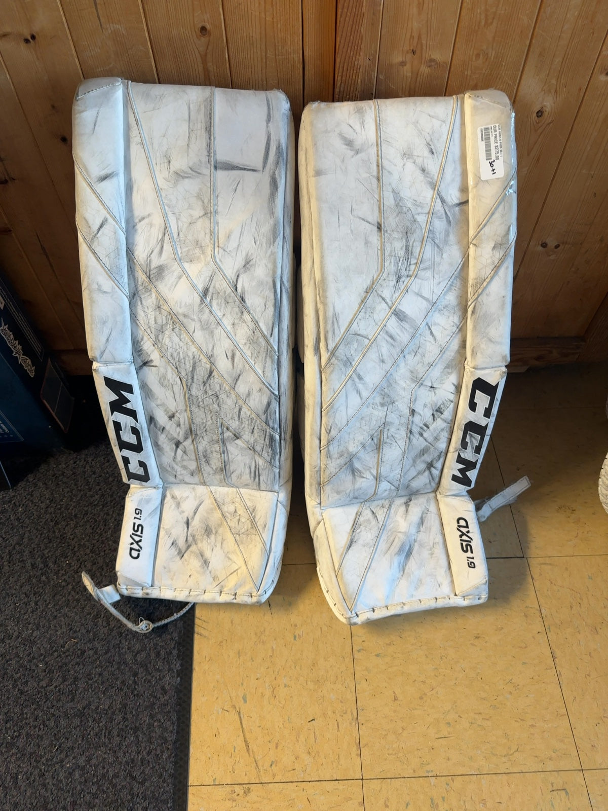 CCM Axis 1.9 Goalie Leg Pads - 30+1