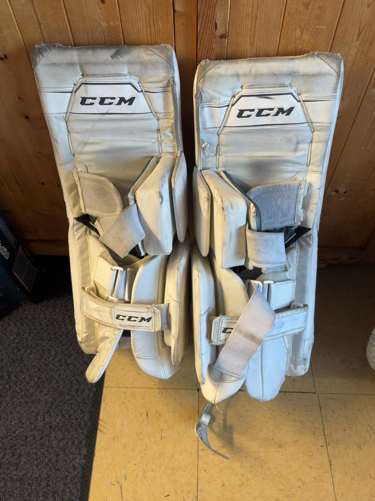 CCM Axis 1.9 Goalie Leg Pads - 30+1