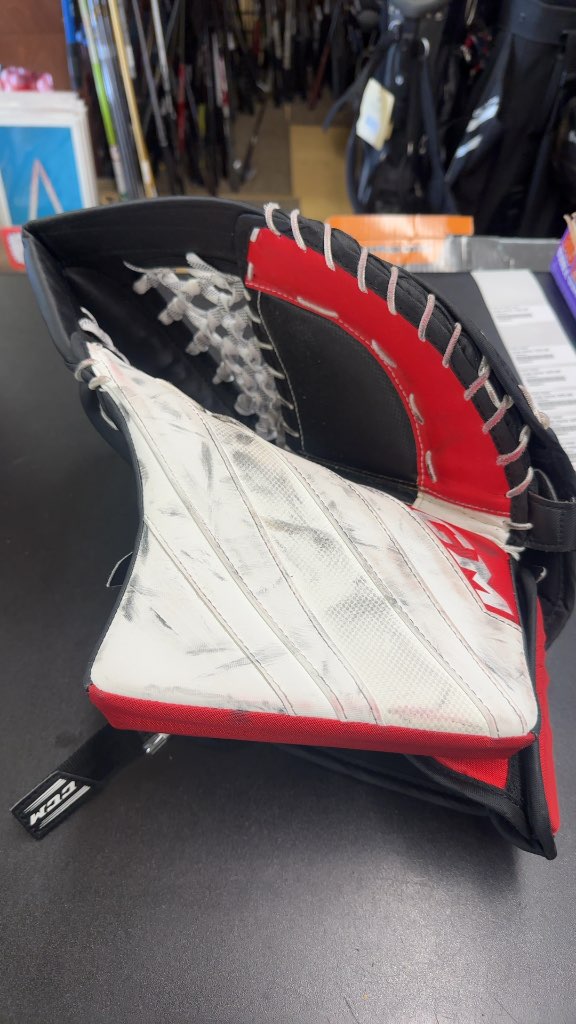 CCM EFlex 5.9 Goalie Catch Glove White/Red/Black Used