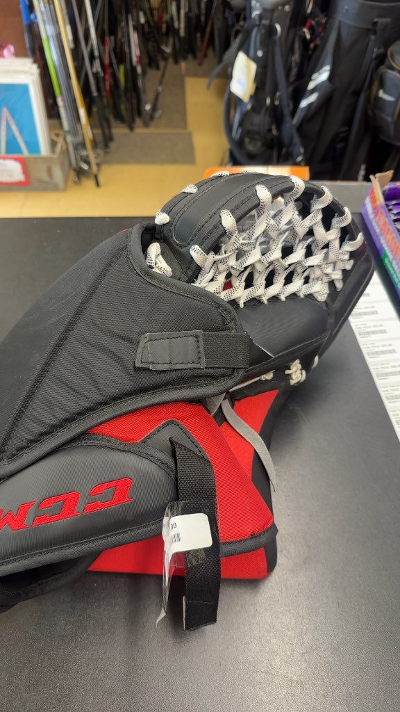 CCM EFlex 5.9 Goalie Catch Glove White/Red/Black Used