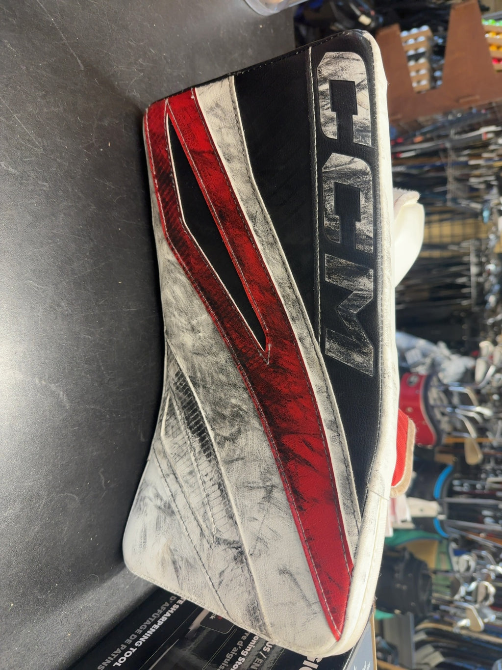 CCM EFlex 7.9 Intermediate Goalie Catcher & Blocker Set