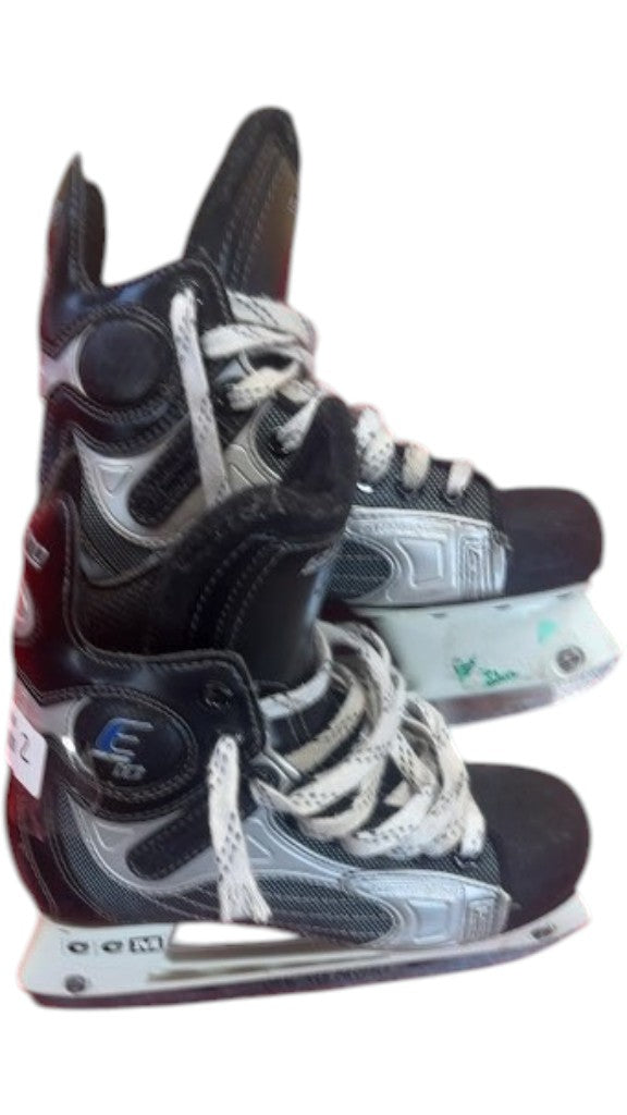 CCM Externo E02 Hockey Skates Used Size 2