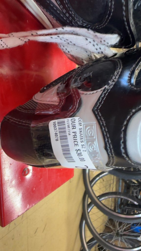 CCM Externo E02 Hockey Skates Used Size 2