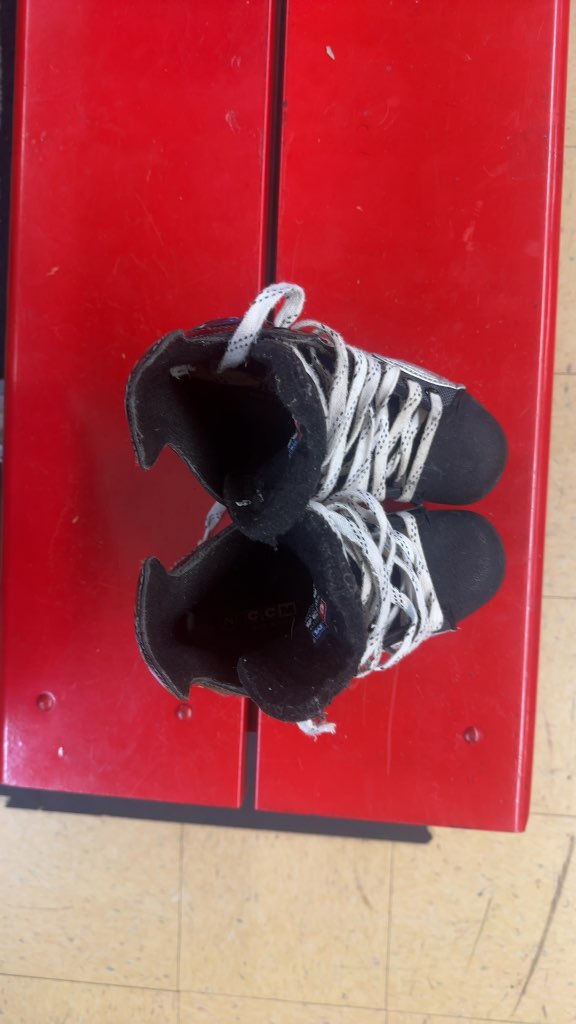 CCM Externo E02 Hockey Skates Used Size 2