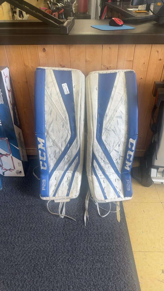 CCM Goalie Pads P2.9 White/Blue Used 32+1