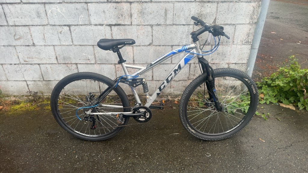 CCM Hardline Dual Suspension Mountain Bike Silver/Blue Used 26"