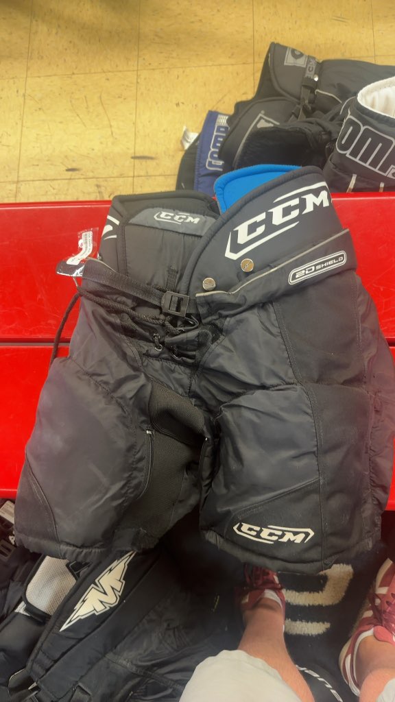 CCM Hockey Pants 2D Shield Junior Small Black Used