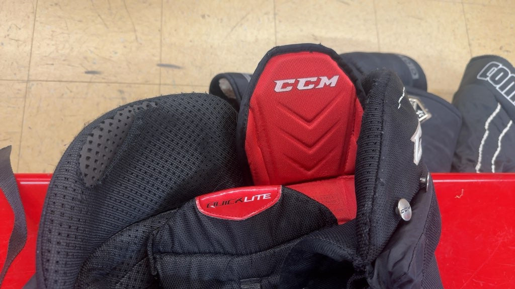 CCM Hockey Pants QuickLite Junior Used XL