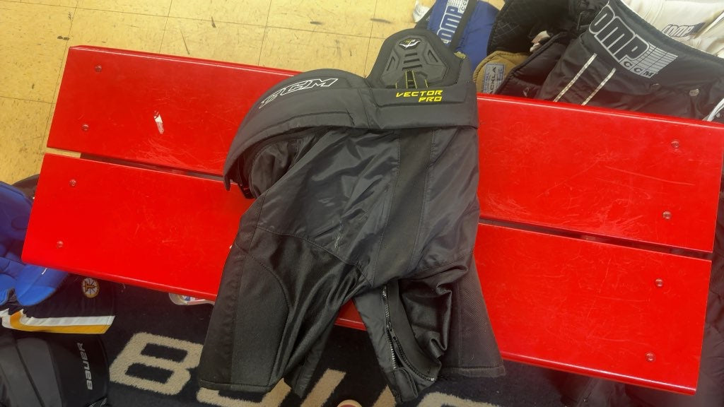CCM Hockey Pants Vector Pro Black Used Junior XL