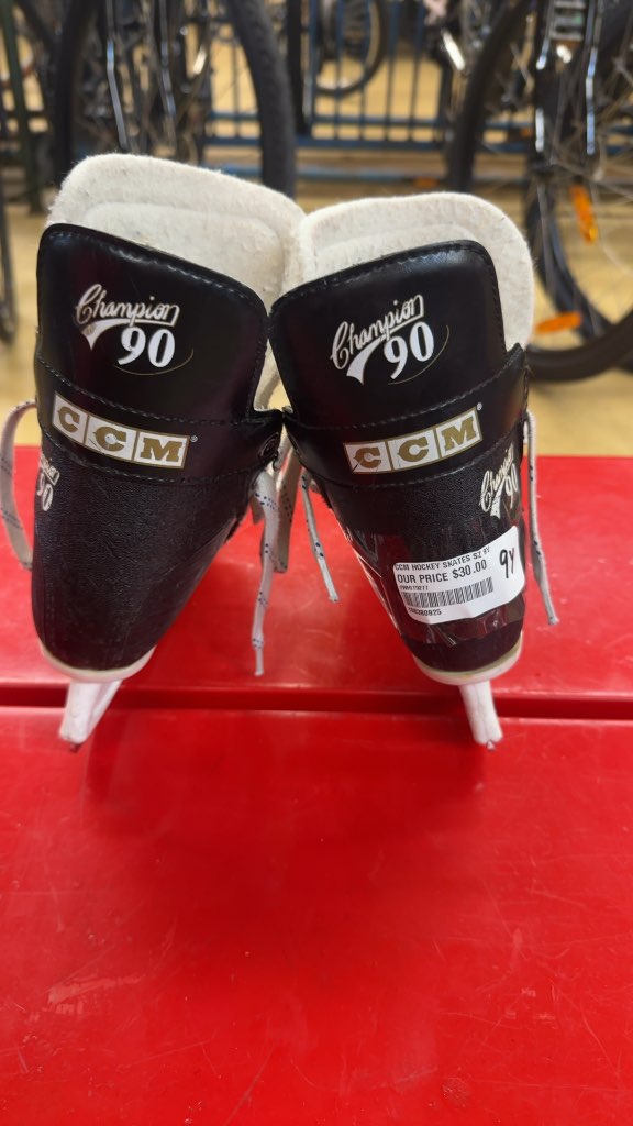 CCM Hockey Skates Champion 90 Youth Size 9Y Used