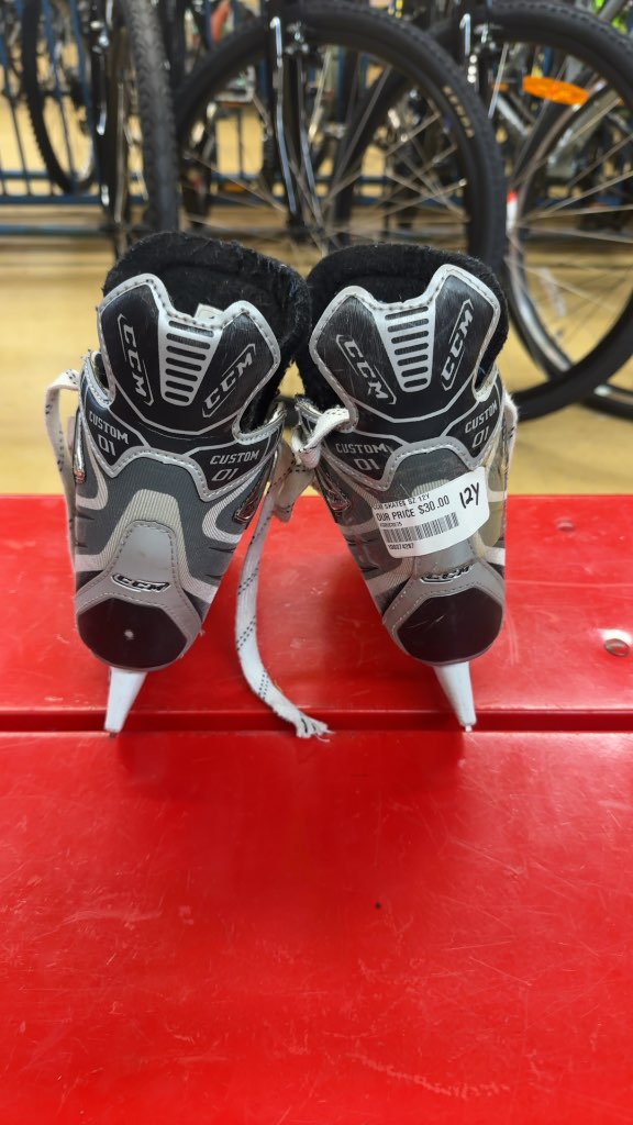 CCM Hockey Skates Custom 01 Used 12Y