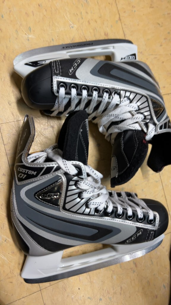 CCM Hockey Skates Custom 01 Size 6
