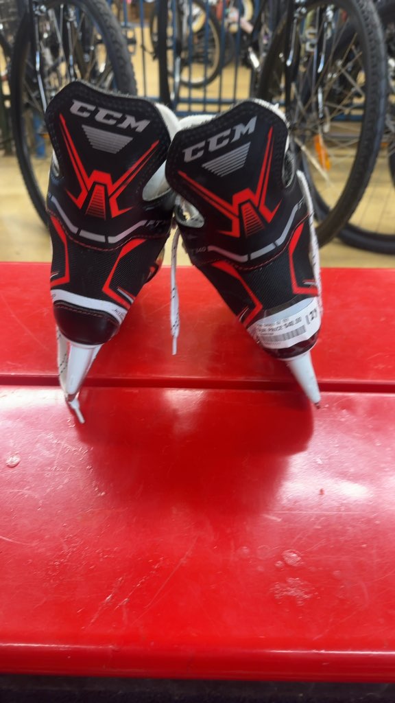 CCM Hockey Skates JetSpeed FT340 Used Size 12Y