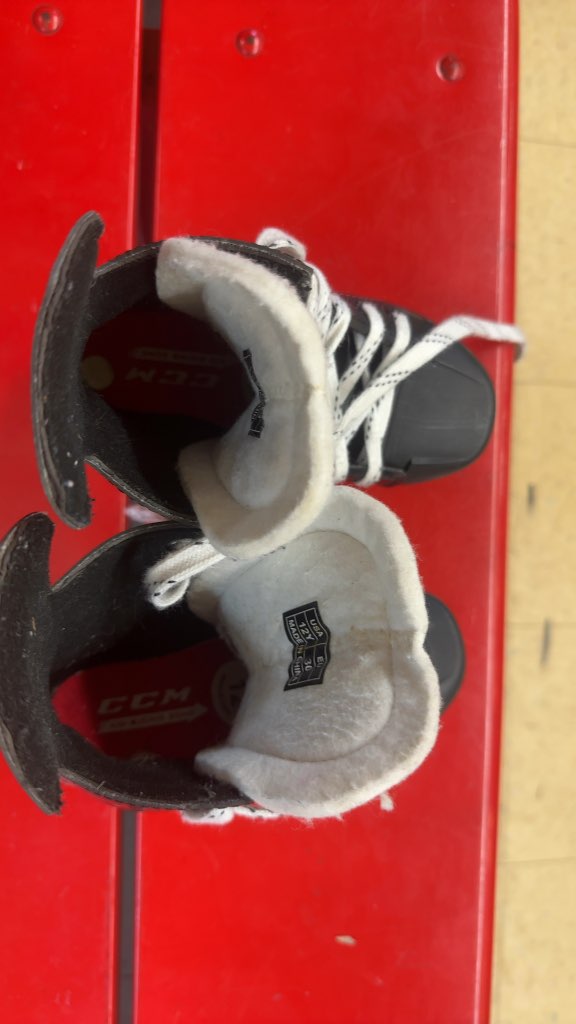 CCM Hockey Skates JetSpeed FT340 Used Size 12Y