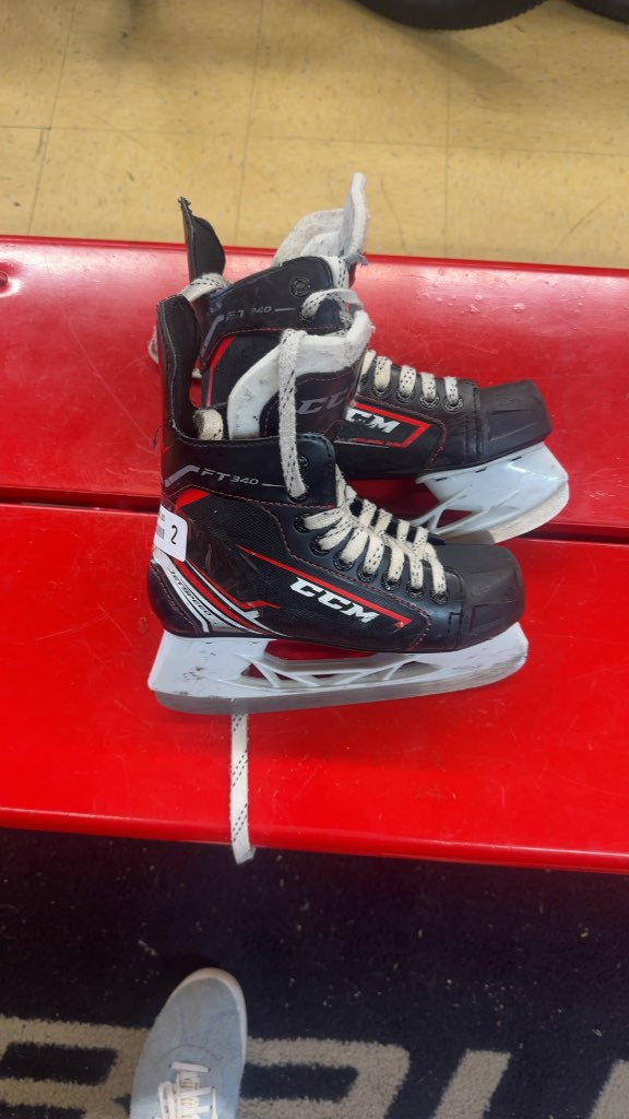 CCM Hockey Skates JetSpeed FT340 Used Size 2