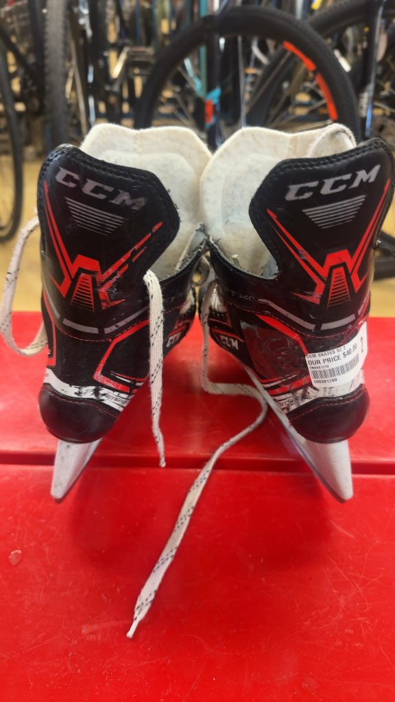 CCM Hockey Skates JetSpeed FT340 Used Size 2