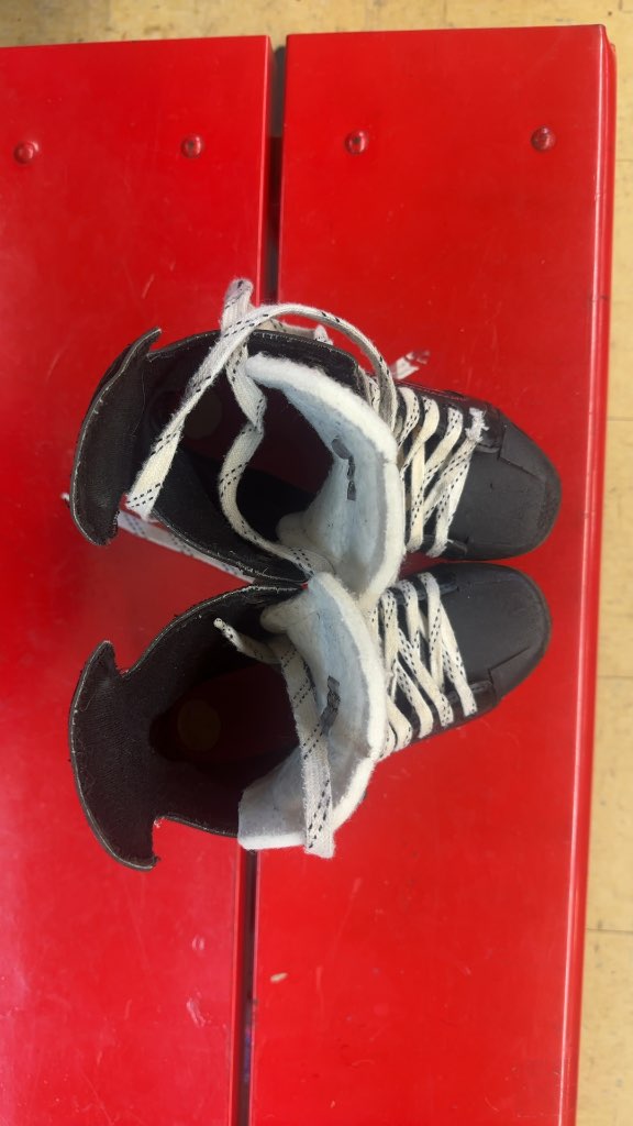 CCM Hockey Skates JetSpeed FT340 Used Size 2