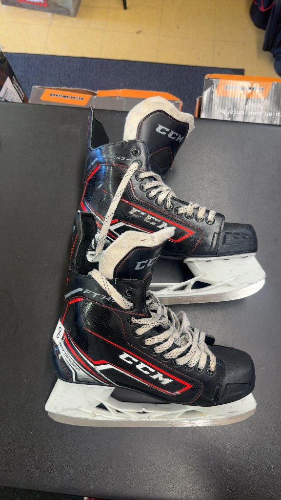 CCM Hockey Skates JetSpeed FT345 Used Size 8