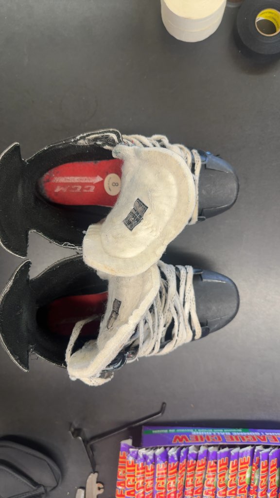 CCM Hockey Skates JetSpeed FT345 Used Size 8