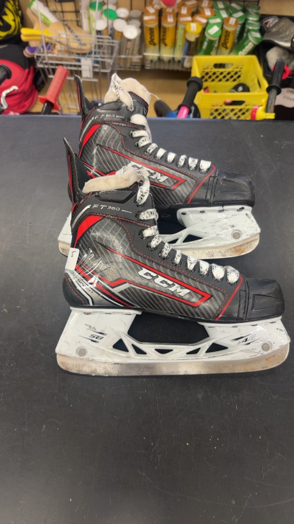 CCM Hockey Skates JetSpeed FT360 Used Size 5