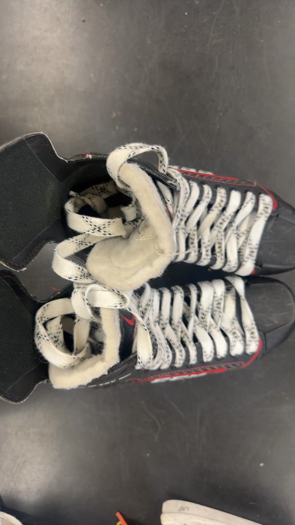 CCM Hockey Skates JetSpeed FT360 Used Size 5