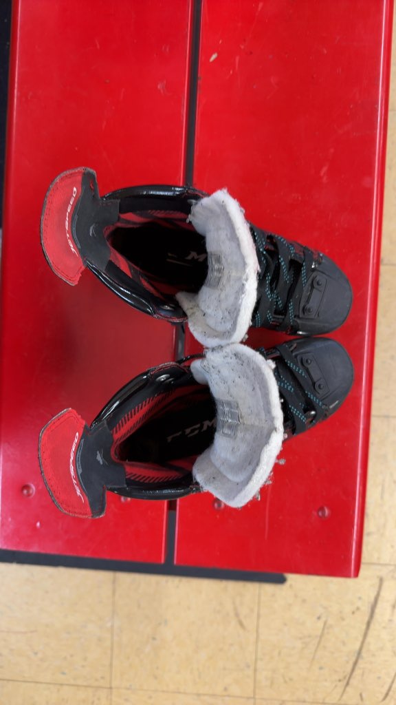 CCM Hockey Skates JetSpeed FT485 Used Size 3.5
