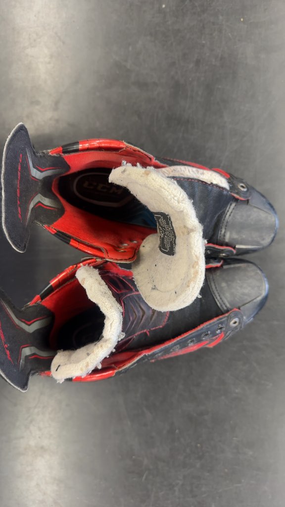 CCM Hockey Skates JetSpeed Used Size 7.5