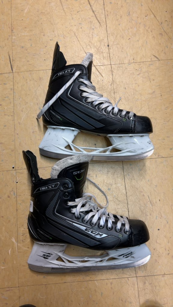 CCM Hockey Skates Ribcor XT Size 9