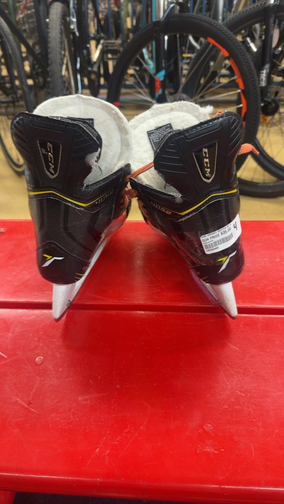 CCM Hockey Skates Tacks 4052 Used Size 4