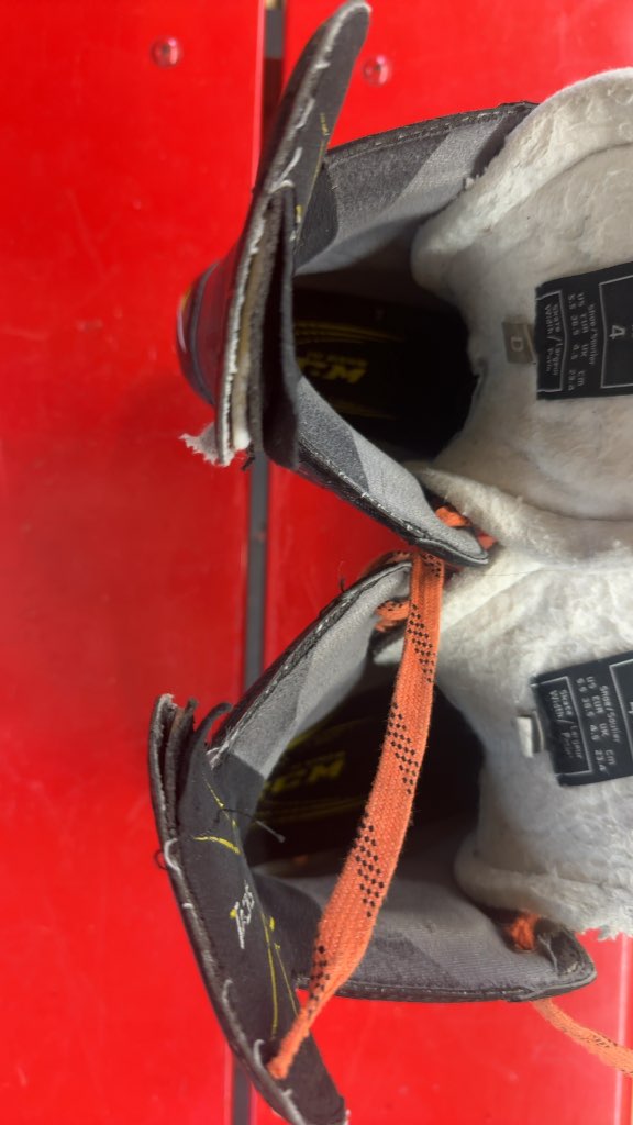 CCM Hockey Skates Tacks 4052 Used Size 4