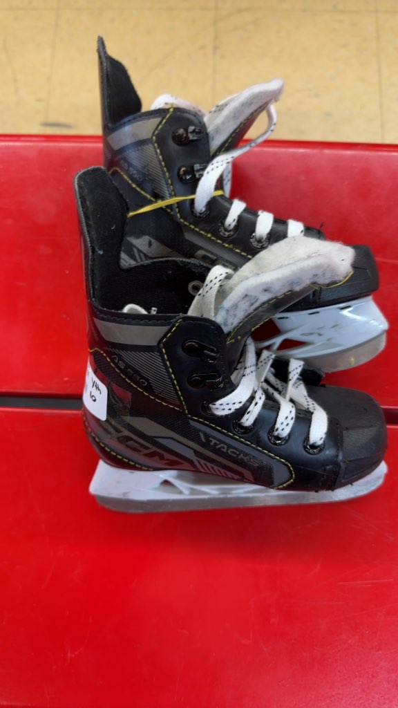 CCM Hockey Skates Tacks AS 550 Used Youth Size 10Y