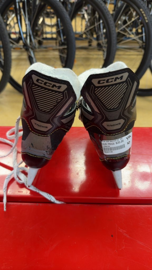 CCM Hockey Skates Tacks AS 550 Used Youth Size 10Y