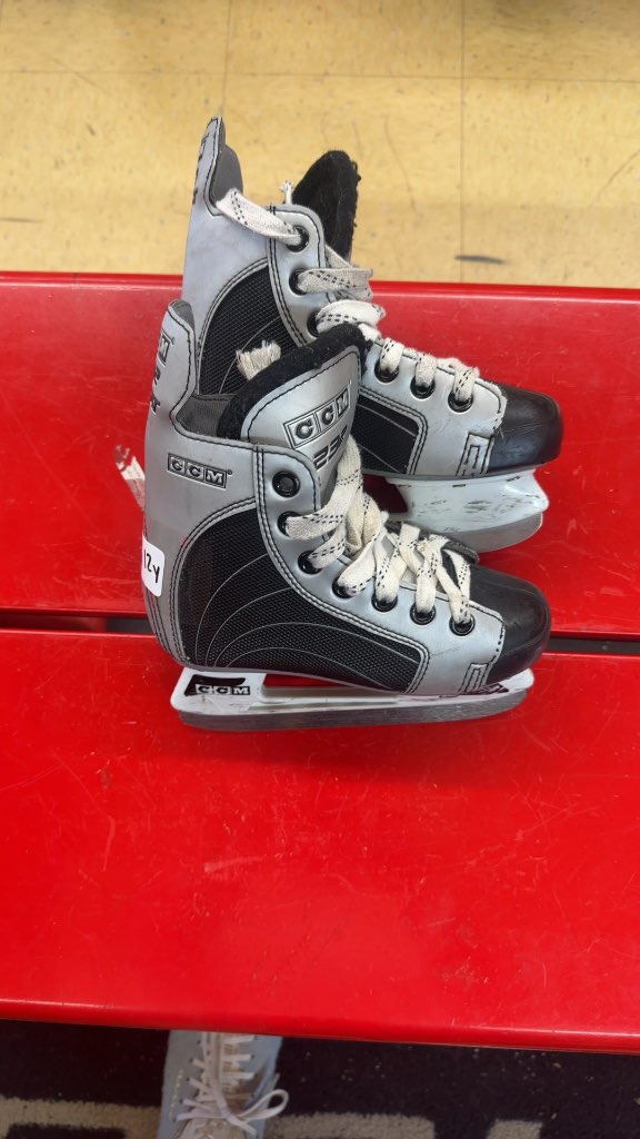 CCM Ice Hockey Skates 232 Heat Used Size 12Y