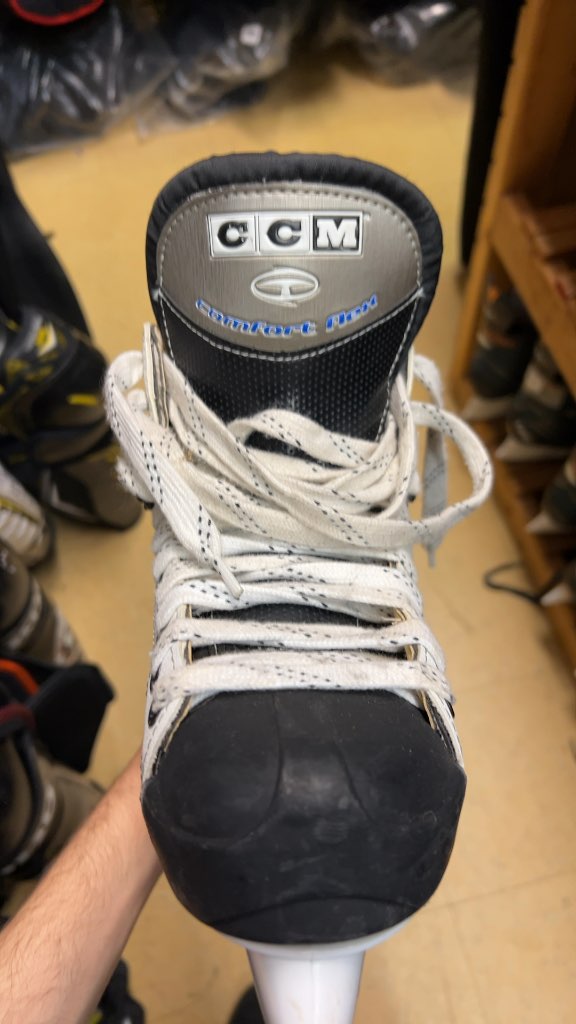 CCM Ice Hockey Skates Tacks 972 Size 6.5
