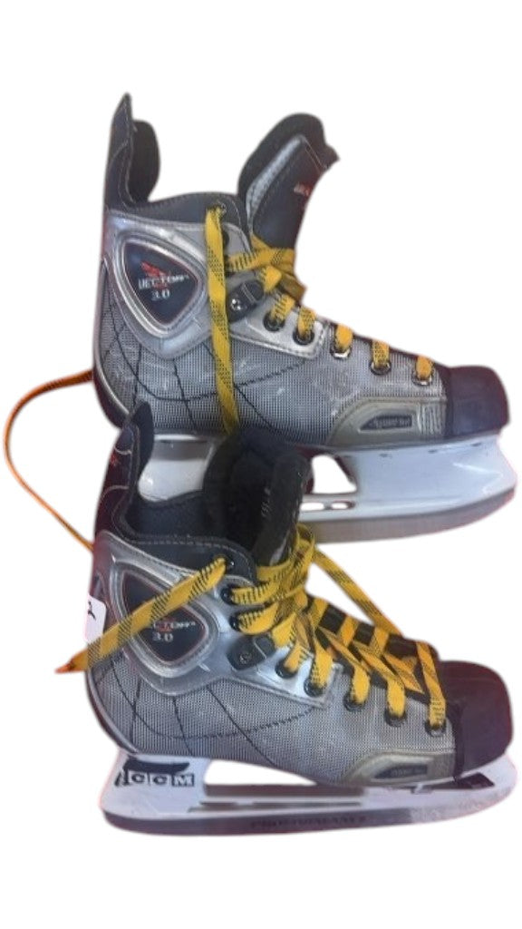 CCM Ice Hockey Skates Vector 3.0 Used Size 2