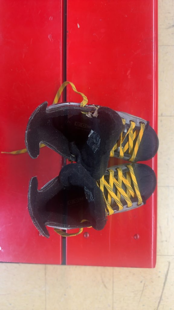 CCM Ice Hockey Skates Vector 3.0 Used Size 2