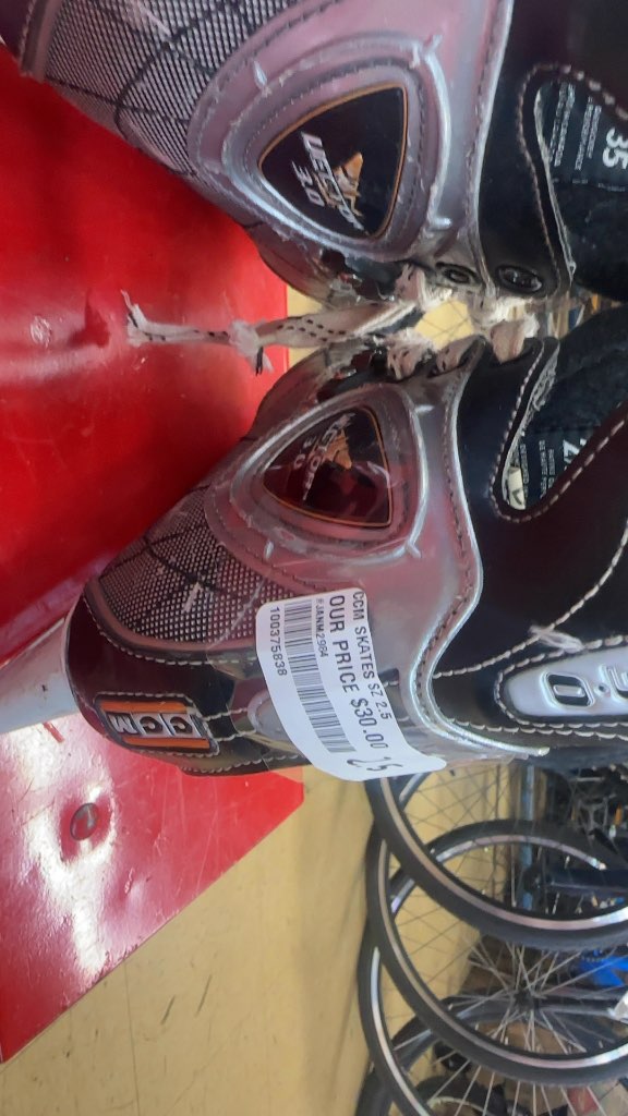 CCM Ice Hockey Skates Vector 3.0 Used Size 2.5