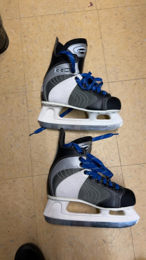 CCM Ice Skates Powerline Size 8