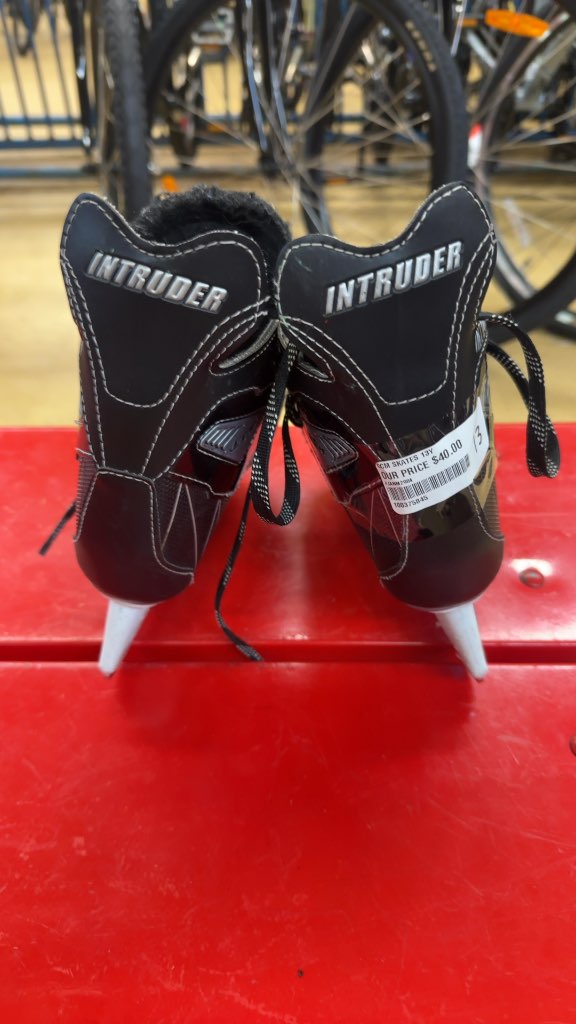 CCM Intruder Ice Hockey Skates Black Used Size 13Y