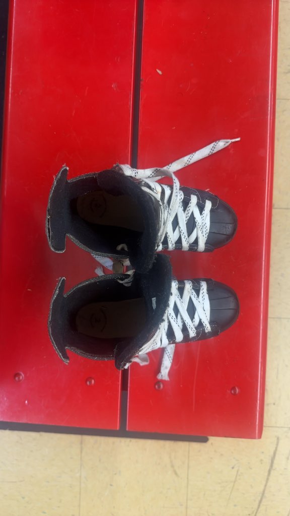 CCM Intruder Ice Hockey Skates Used Size 2