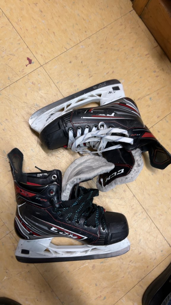 CCM JetSpeed FT470 Ice Hockey Skates Size 6
