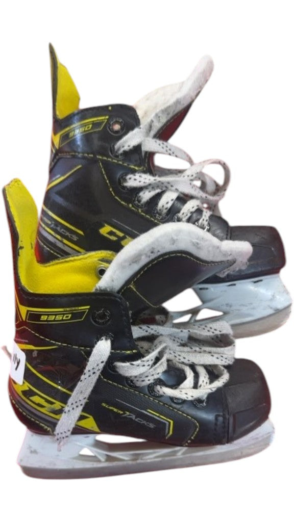 CCM Super Tacks 9350 Youth Hockey Skates Used Size 11